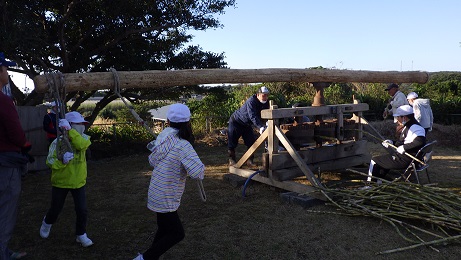 力を合わせてサタ車を回します